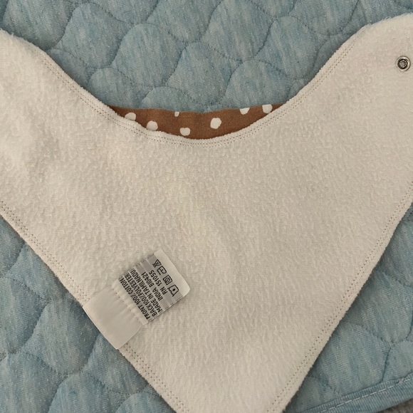 Lot of 7 Copper Pearl baby bibs - Picture 3 of 3